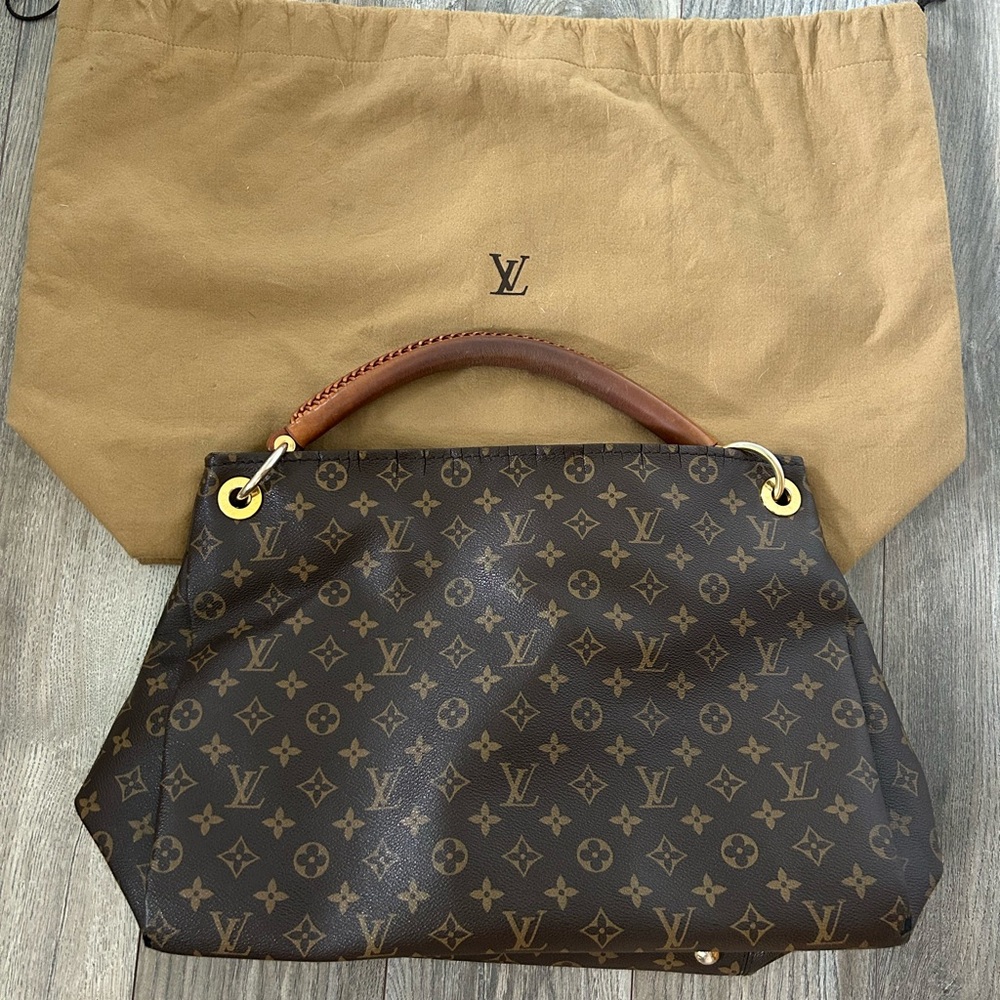 Louis Vuitton Dark Brown Monogram, Artsy